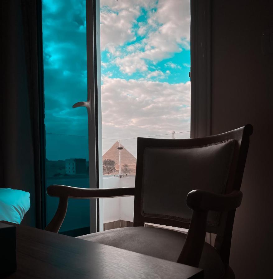 King Pyramids View *