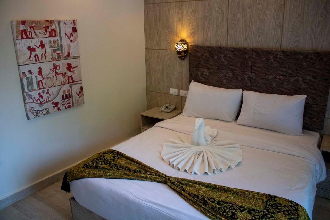 Bed & Breakfast King Pyramids View *